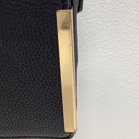 Madison west square black crossbody bag with gold chain Preowned - Picture 5 of 10